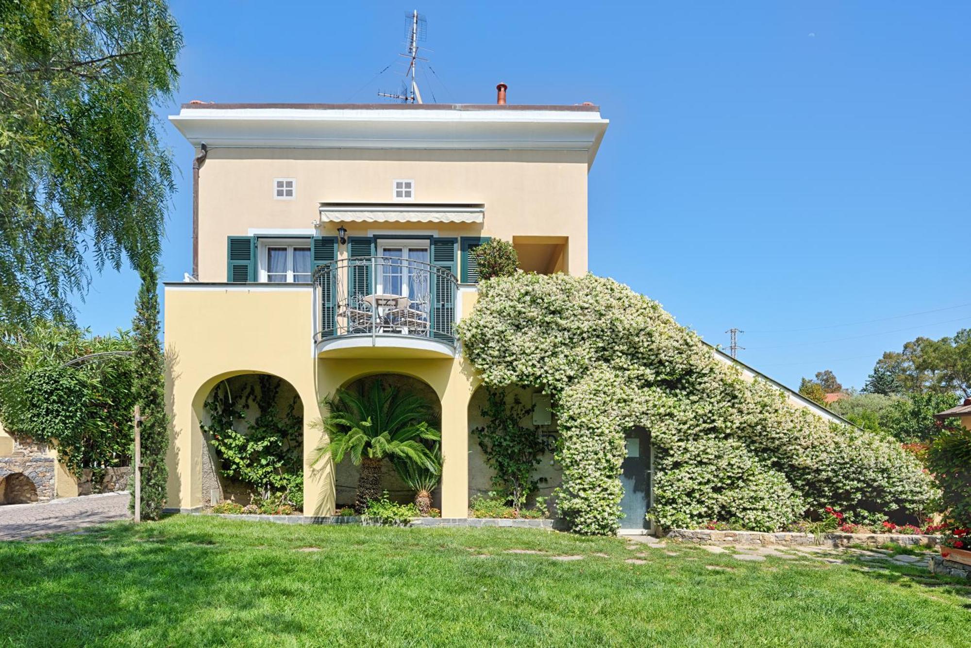 Casa Vacanze Nel Giardino Di Renzo Imperia Buitenkant foto