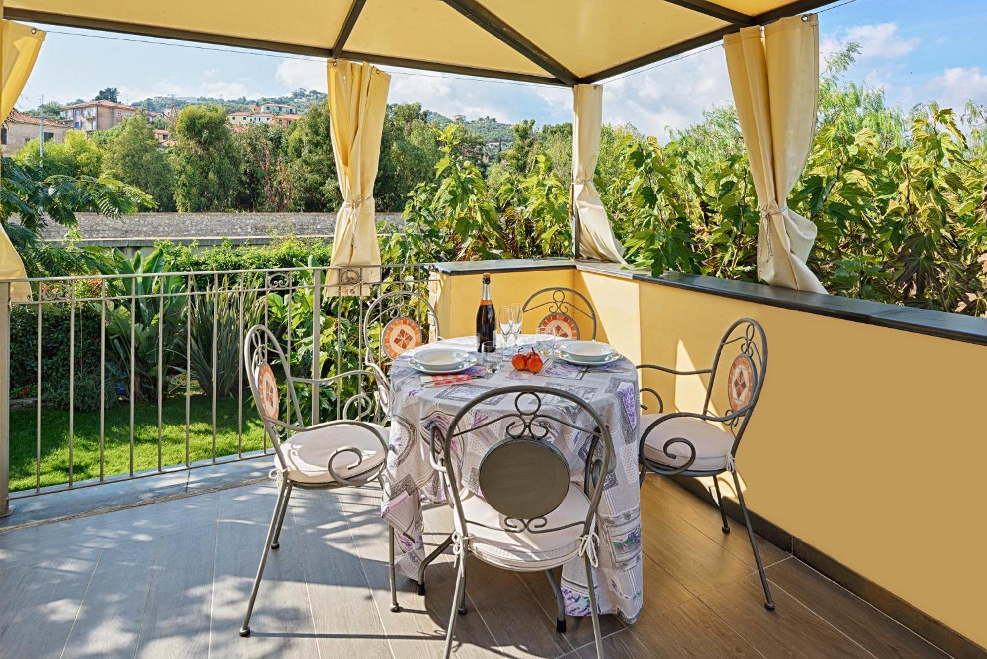 Casa Vacanze Nel Giardino Di Renzo Imperia Buitenkant foto