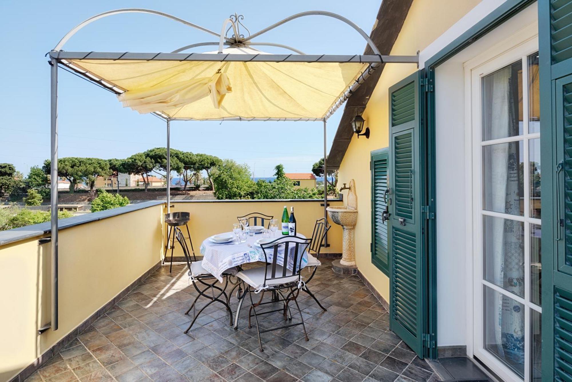 Casa Vacanze Nel Giardino Di Renzo Imperia Buitenkant foto