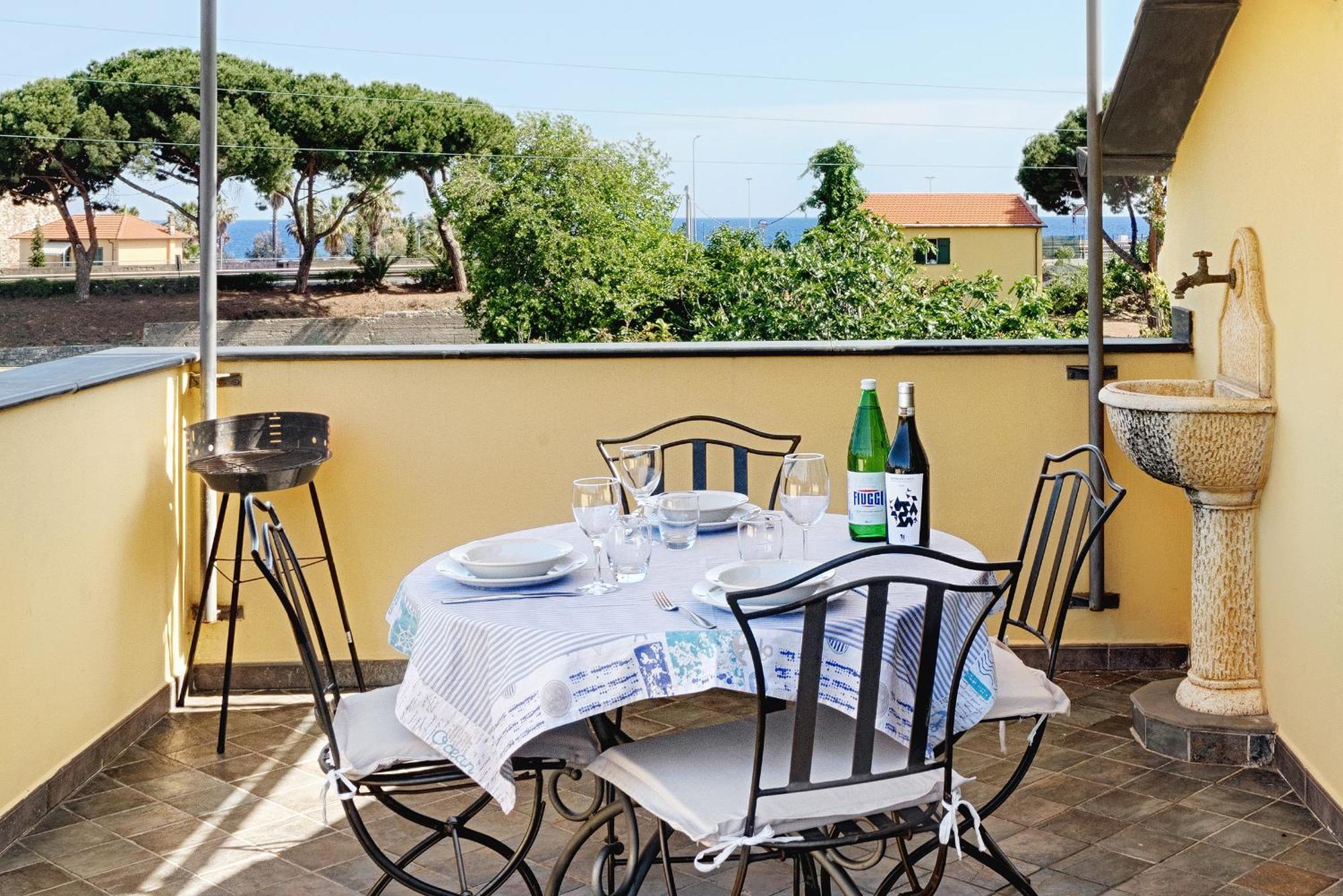 Casa Vacanze Nel Giardino Di Renzo Imperia Buitenkant foto