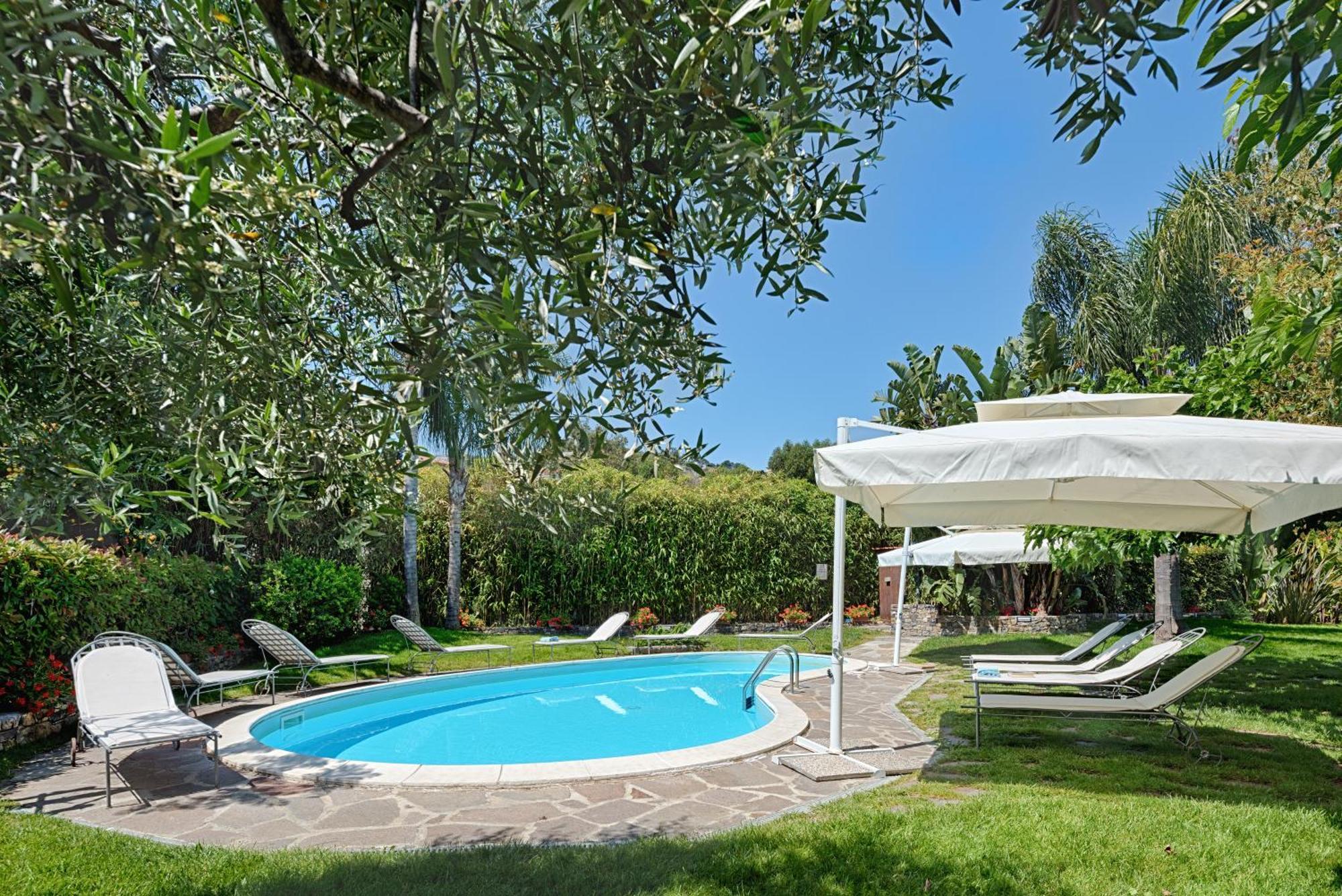 Casa Vacanze Nel Giardino Di Renzo Imperia Buitenkant foto